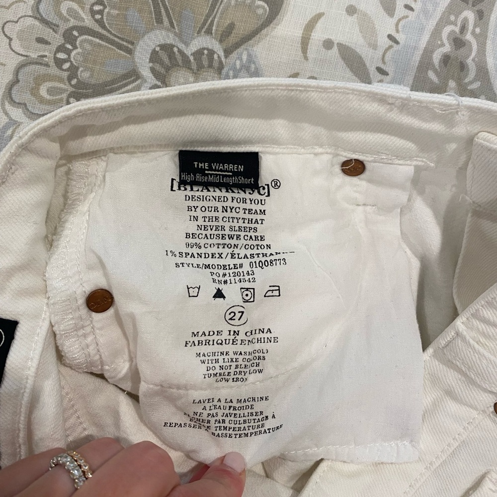 NWT BlankNYC The Warren High Rise Mid Length raw hem shorts, white, Sz 27 - Picture 8 of 8